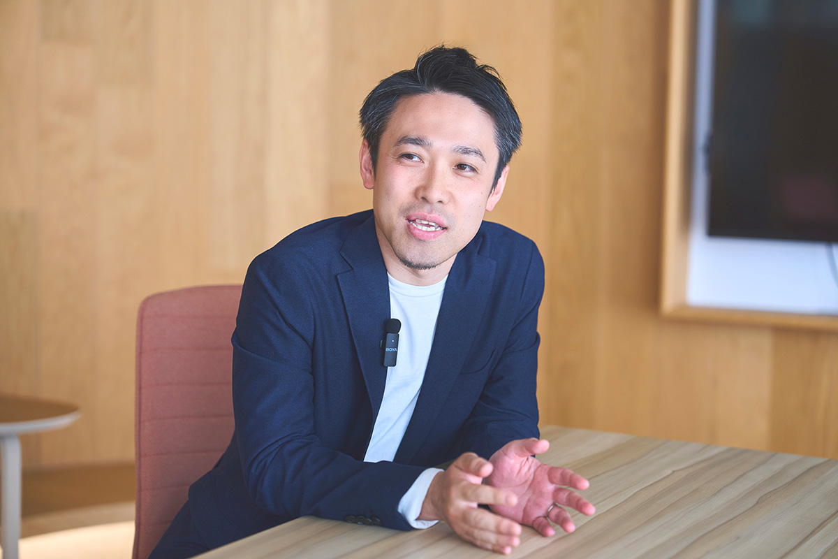 写真：新井 歩氏