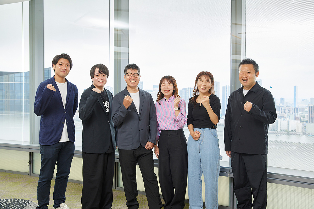 with AIラボの一部メンバーの集合写真