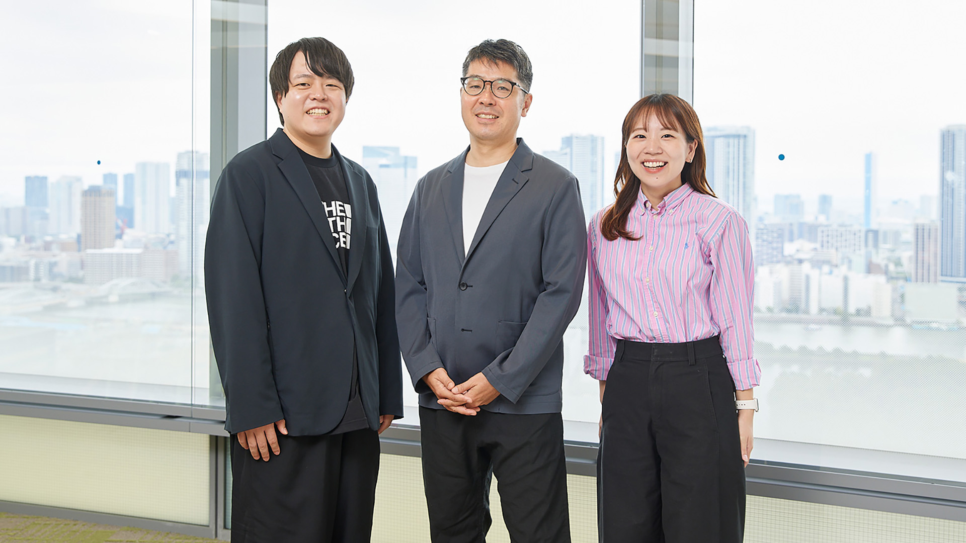登壇者の集合写真。左から秋元 良太、佐々木 一氏、越智 菜々子