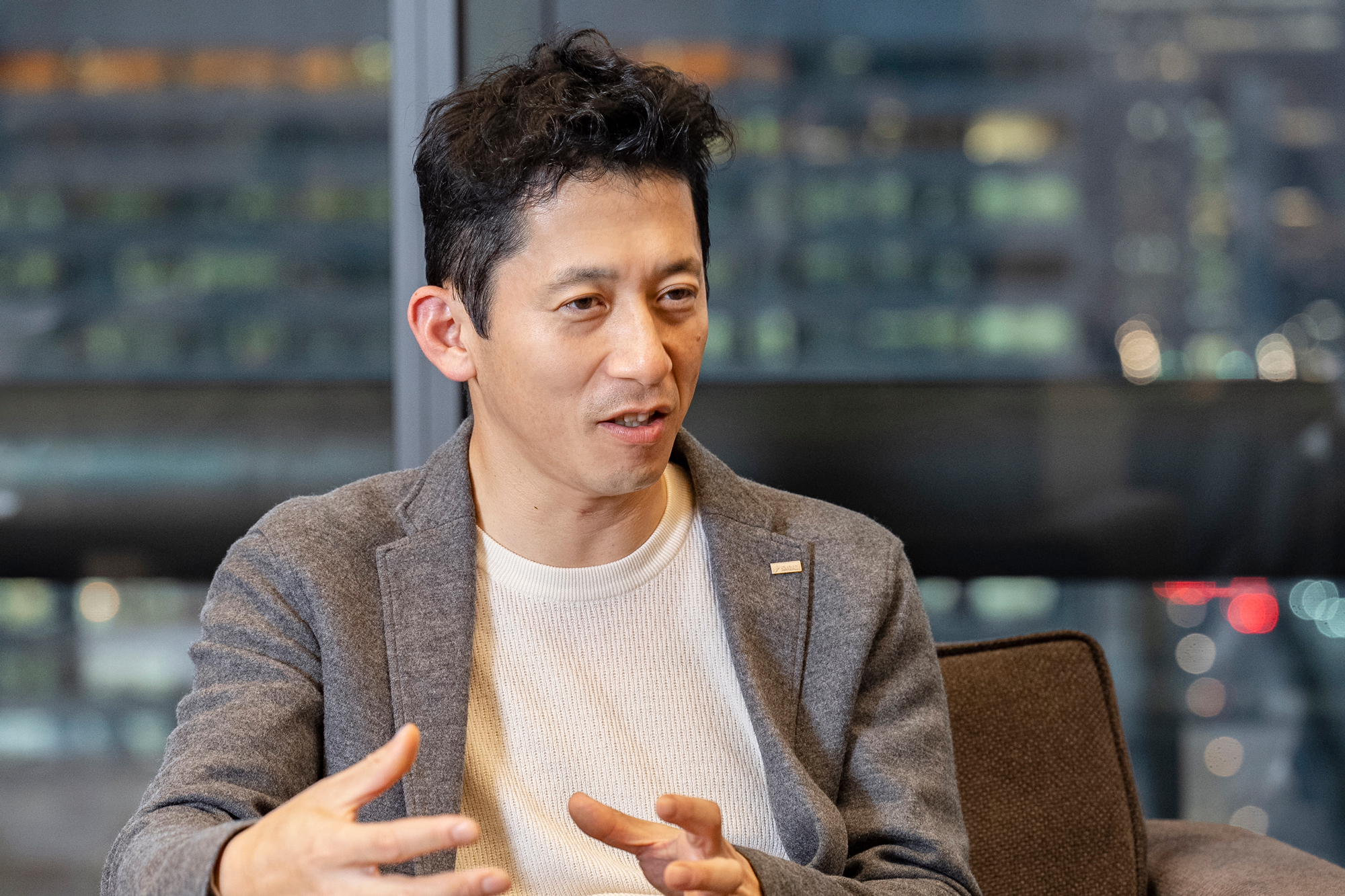 中村 裕信氏（株式会社三井住友銀行 リテールIT戦略部長）   三井住友銀行入行後、支店で法人・個人営業を経験。2001年から主にリテールビジネスの企画・管理業務に従事。ITやデータ活用による業務フロー変革、外部事業者との提携事業、グループ事業戦略の策定、キャッシュレス推進、DX推進プロジェクトなどを担当。21年より現職。 