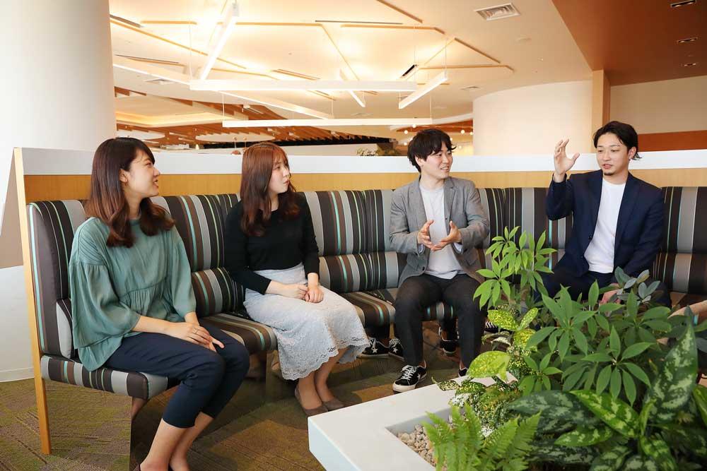 （左から）板野 千咲、波多野 光、小野沢 権悟、山能 貴輝