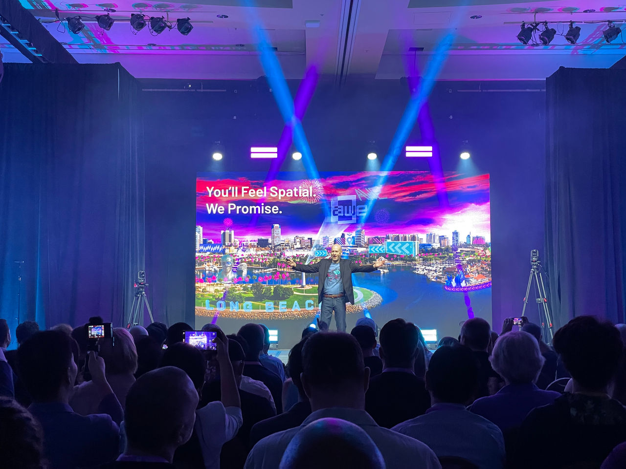 AWEの共同創設者であり CEOのOri Inbar（オリ・インバー）さんのキーノート