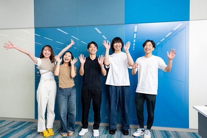 優勝チームインタビュー画像